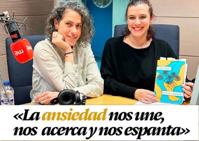Katya Adaui entrevistada en Hora América